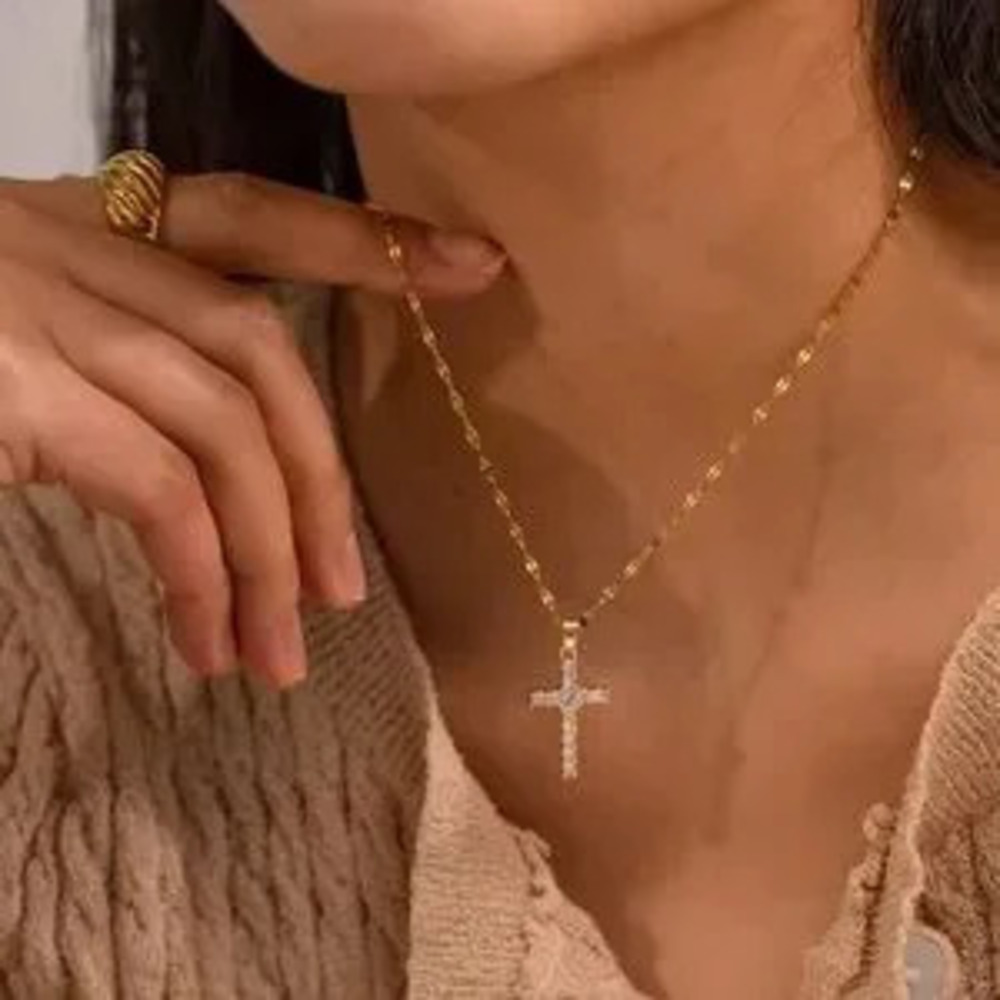 DelicateCubic Zirconia Cross Pendant Necklace Waterproof 18